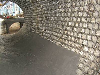Flex hex metal is installed on tunnel